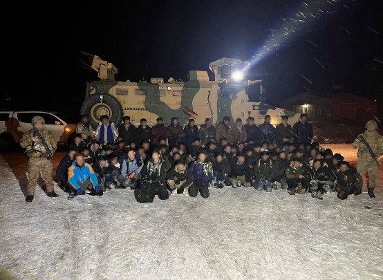 İran'dan Türkiye'ye giriş yapan 232 kaçak göçmen yakalandı